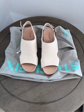 Dr. Scholl's Cream Open-Toe Slingback Wedge Sandals